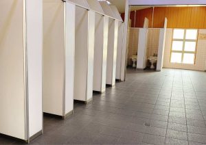 איך בית עסק יכול לשמור על הניקיון וההיגיינה בחדרי שירותים?